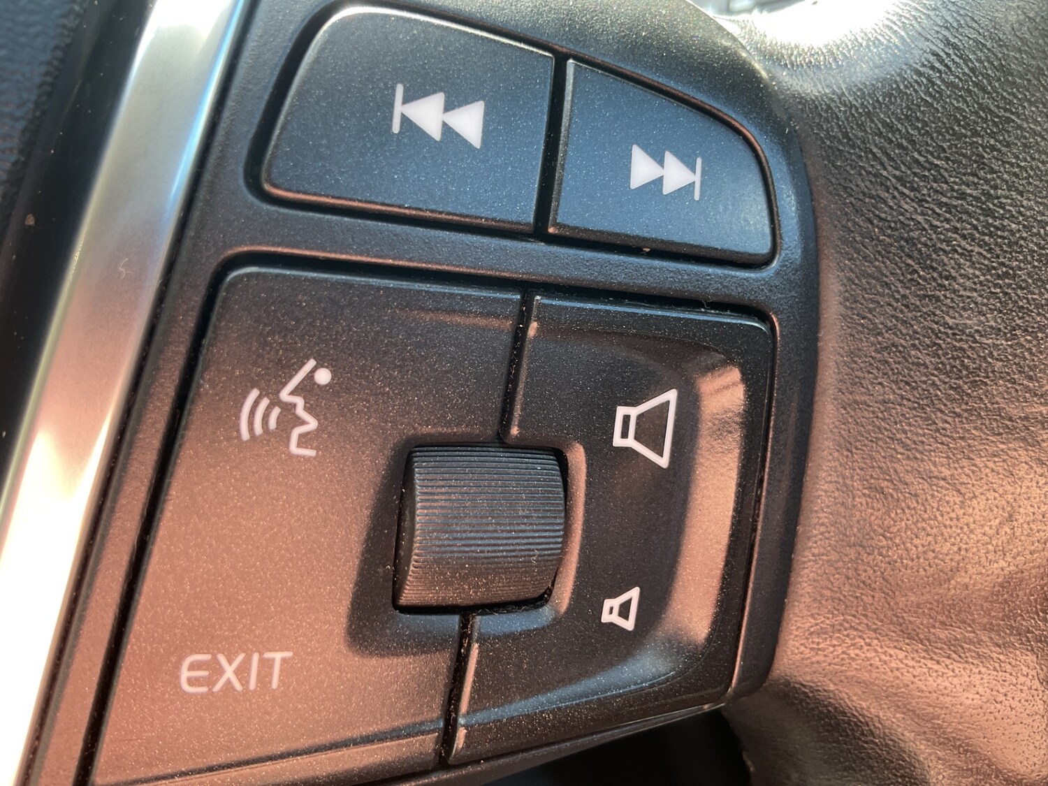 Used Volvo V40 2015 for sale - 78210465: Photo 27