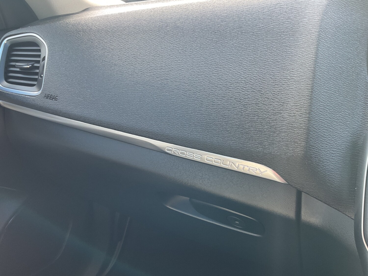 Used Volvo V40 2015 for sale - 78210465: Photo 28