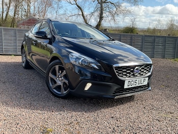 Used Volvo V40 2015 for sale - 78210465: Photo