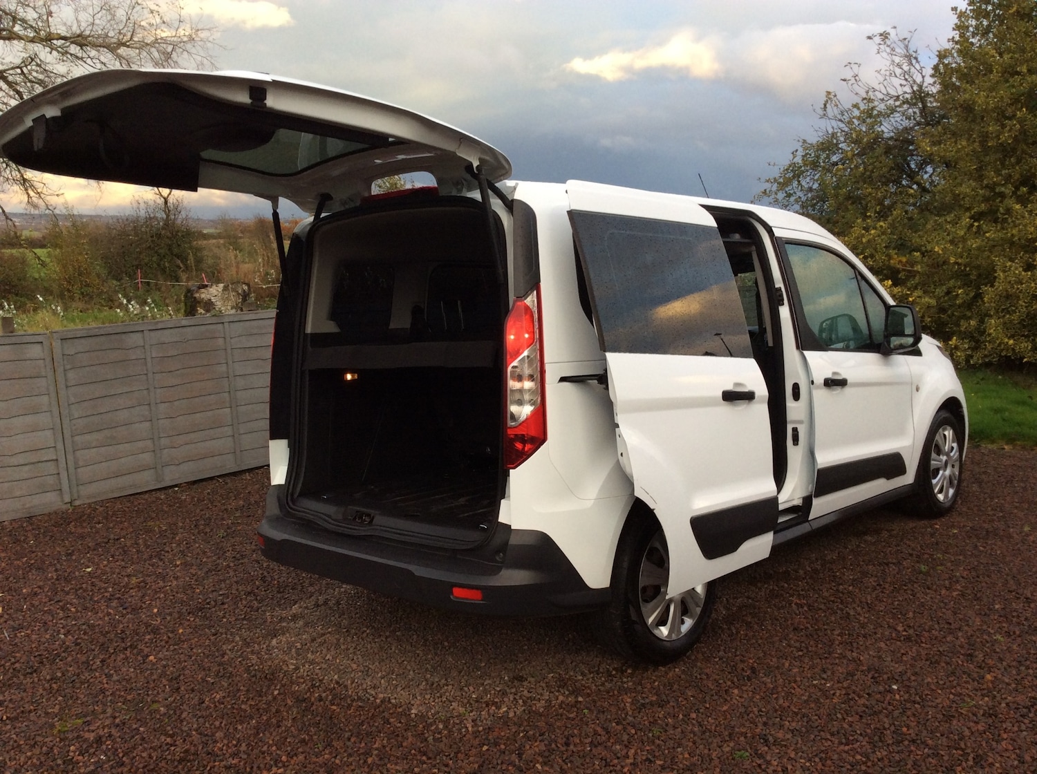 Used Ford Tourneo Connect 2016 for sale - 76428141: Photo 18