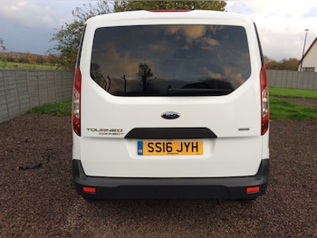 Used Ford Tourneo Connect 2016 for sale - 76428141: Photo