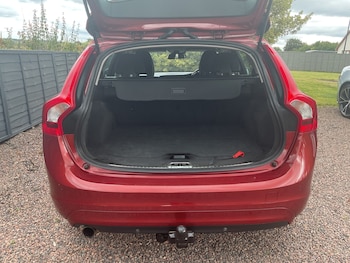 Used Volvo V60 2014 for sale - 79287322: Photo