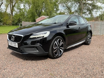 Used Volvo V40 2019 for sale - 78669238: Photo