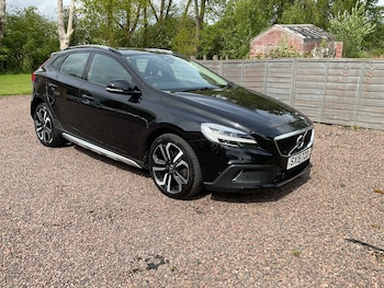 Used Volvo V40 2019 for sale - 78669238: Photo