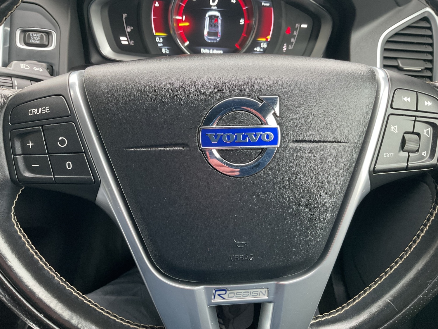 Used Volvo XC60 2015 for sale - 77519577: Photo 13