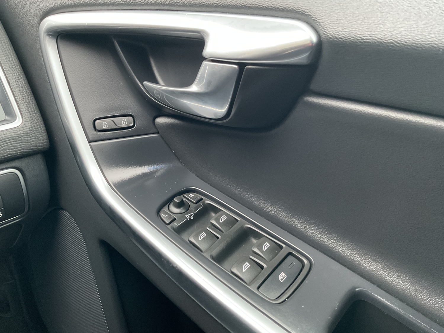 Used Volvo XC60 2015 for sale - 77519577: Photo 17