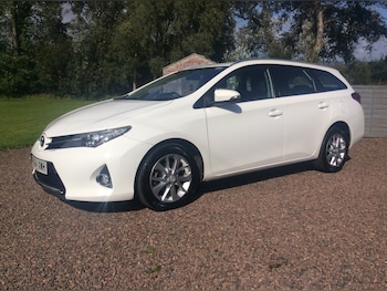2014 (64) - 1.33 Dual VVTi Icon 5dr estate with fsh