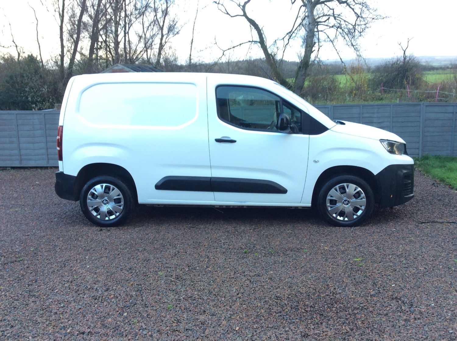 Used Peugeot Partner 2022 for sale - 76557240: Photo 2