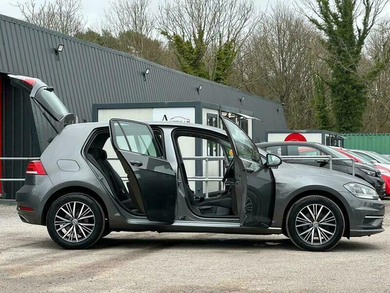 Used Volkswagen Golf 2017 for sale - 77705373: Photo 17