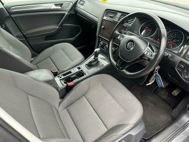 Used Volkswagen Golf 2017 for sale - 77705373: Photo 2