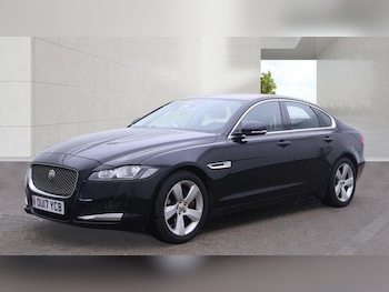 Used Jaguar XF 2017 for sale - 79324750: Photo