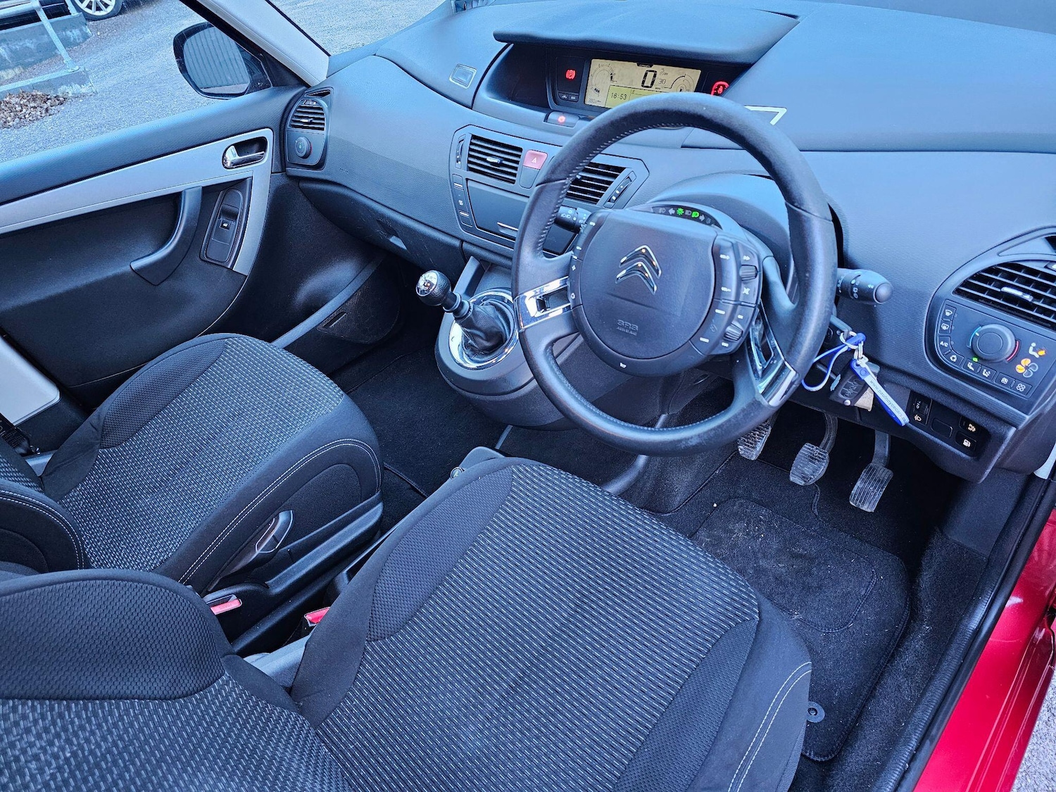 Used Citroen Grand C4 Picasso 2011 for sale - 77646389: Photo 2