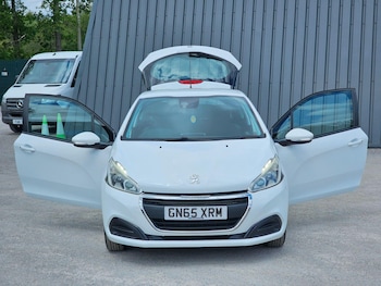 Used Peugeot 208 2015 for sale - 78561435: Photo