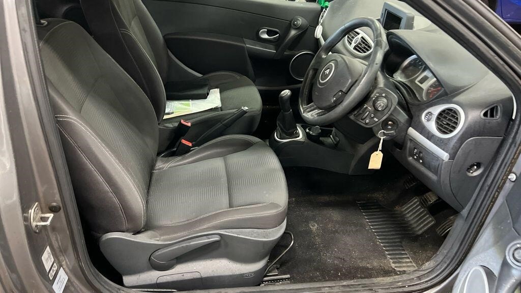 Used Renault Clio 2011 for sale - 77619531: Photo 12