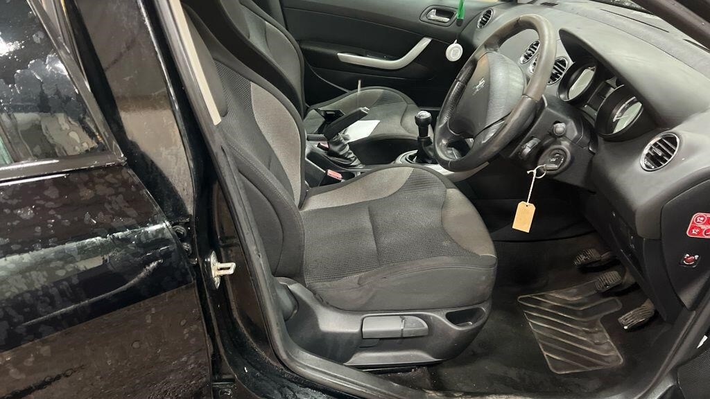 Used Peugeot 308 2010 for sale - 77570379: Photo 5