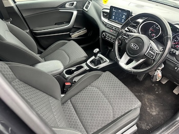 Used Kia Ceed 2019 for sale - 78922742: Photo