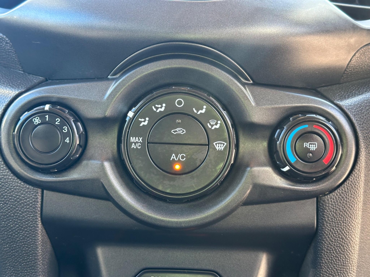 Used Ford Ecosport 2015 for sale - 78062631: Photo 26