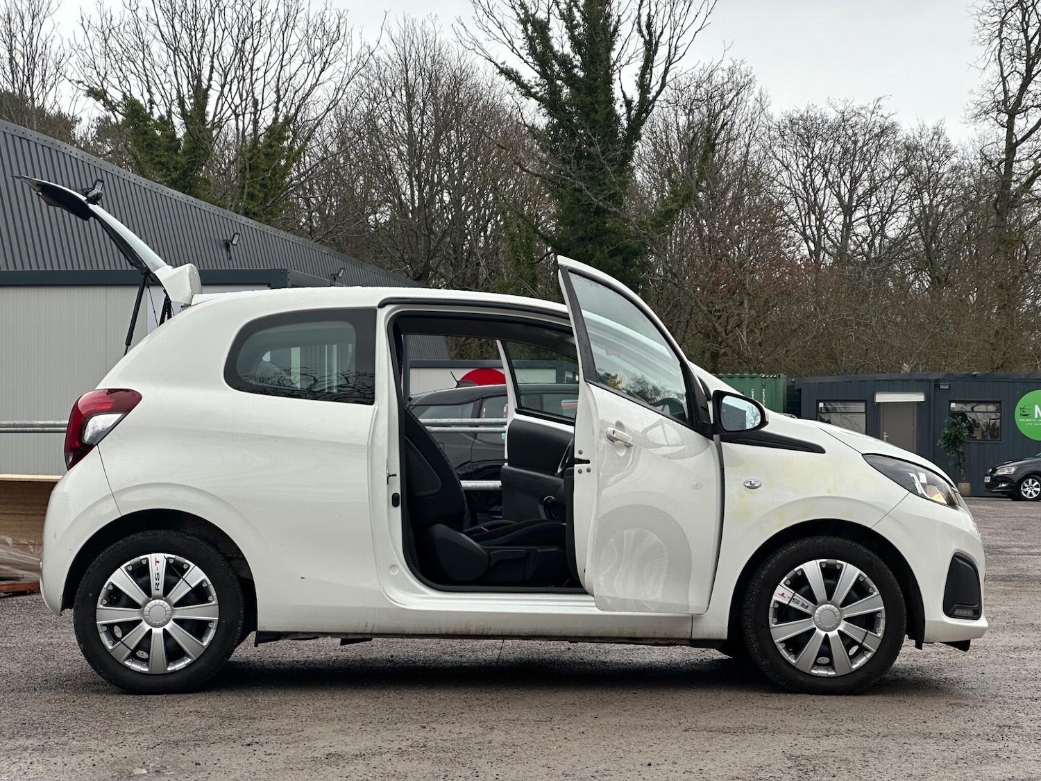 Used Peugeot 108 2017 for sale - 77646952: Photo 19