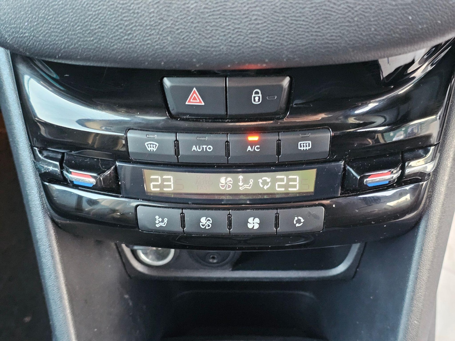 Used Peugeot 208 for sale - 77647154: Photo 26