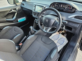 Used Peugeot 208 2013 for sale - 77647154: Photo