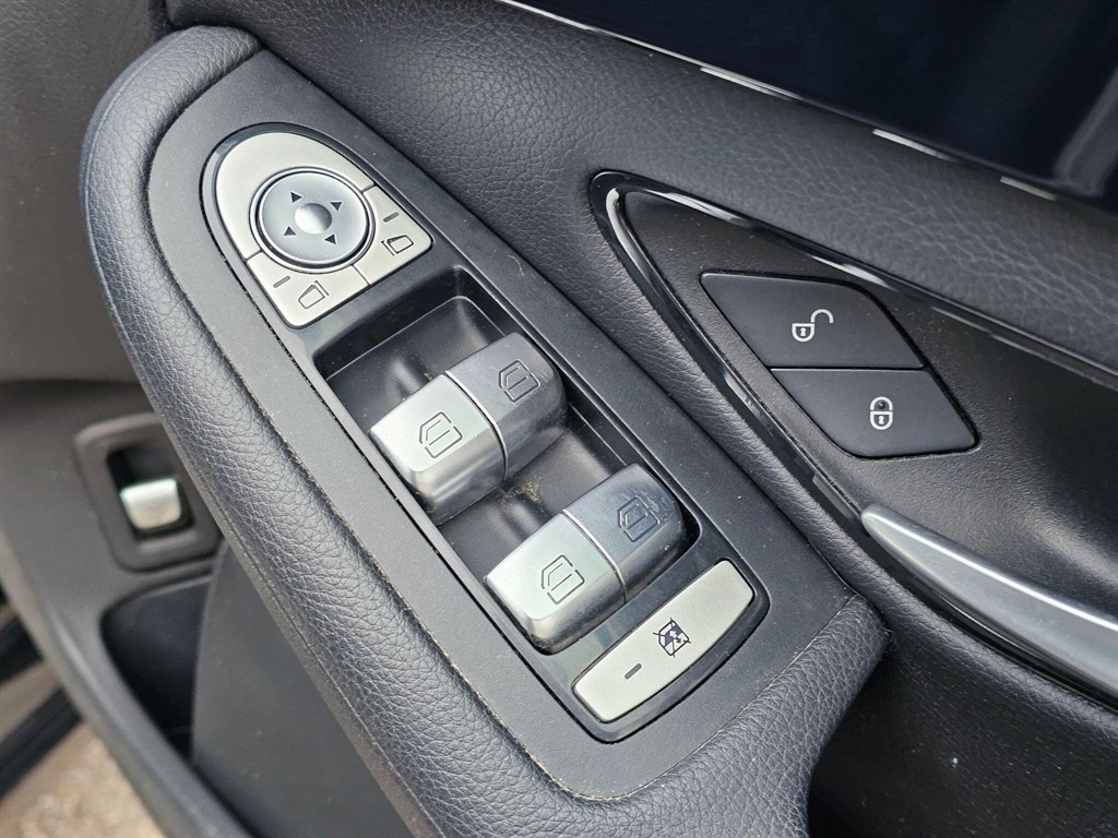 Used Mercedes-Benz C Class 2015 for sale - 77570361: Photo 16