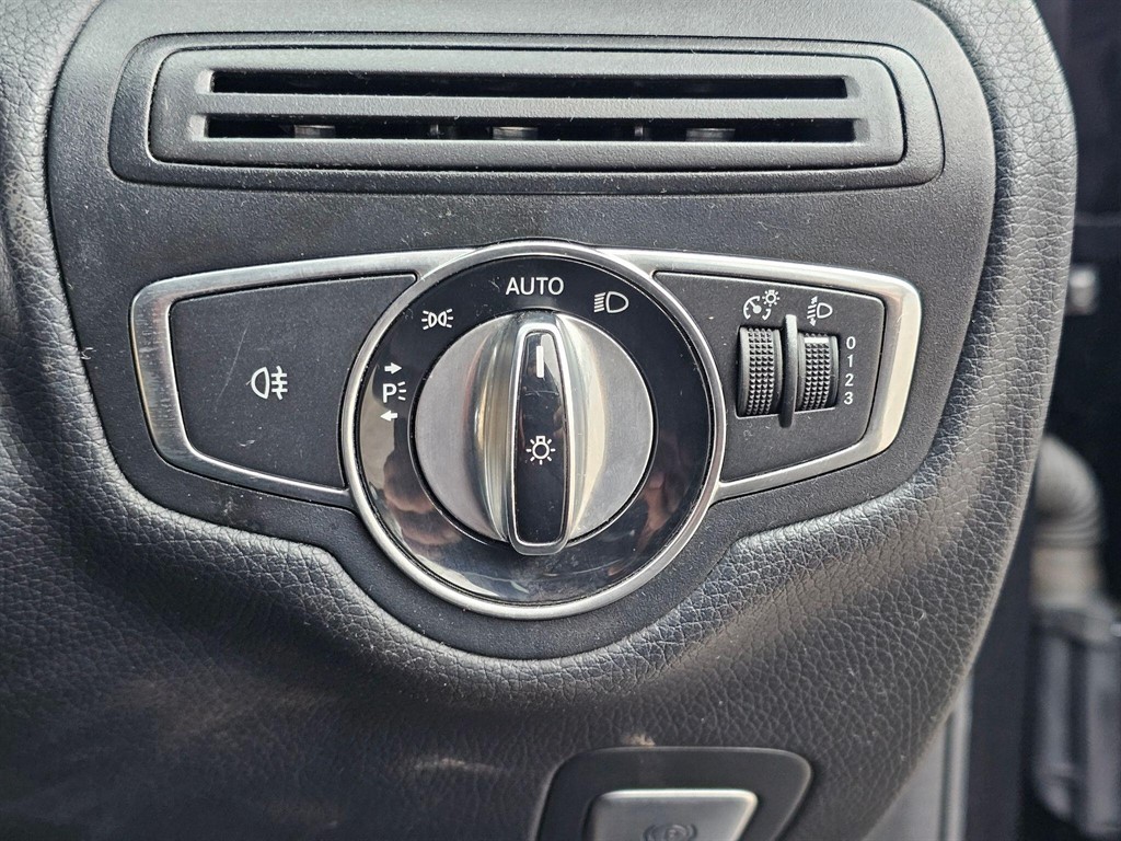 Used Mercedes-Benz C Class 2015 for sale - 77570361: Photo 22