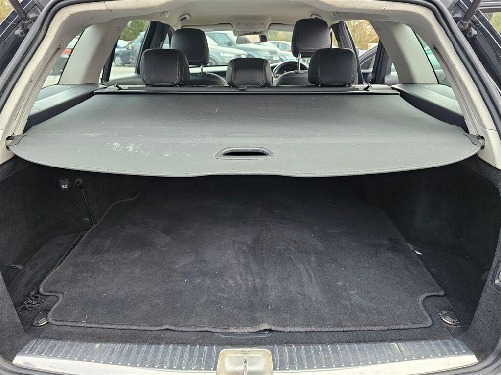 Used Mercedes-Benz C Class 2015 for sale - 77570361: Photo 32