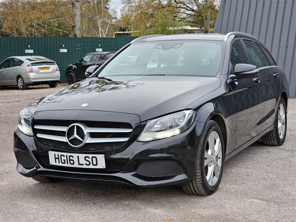 Used Mercedes-Benz C Class 2015 for sale - 77570361: Photo 8