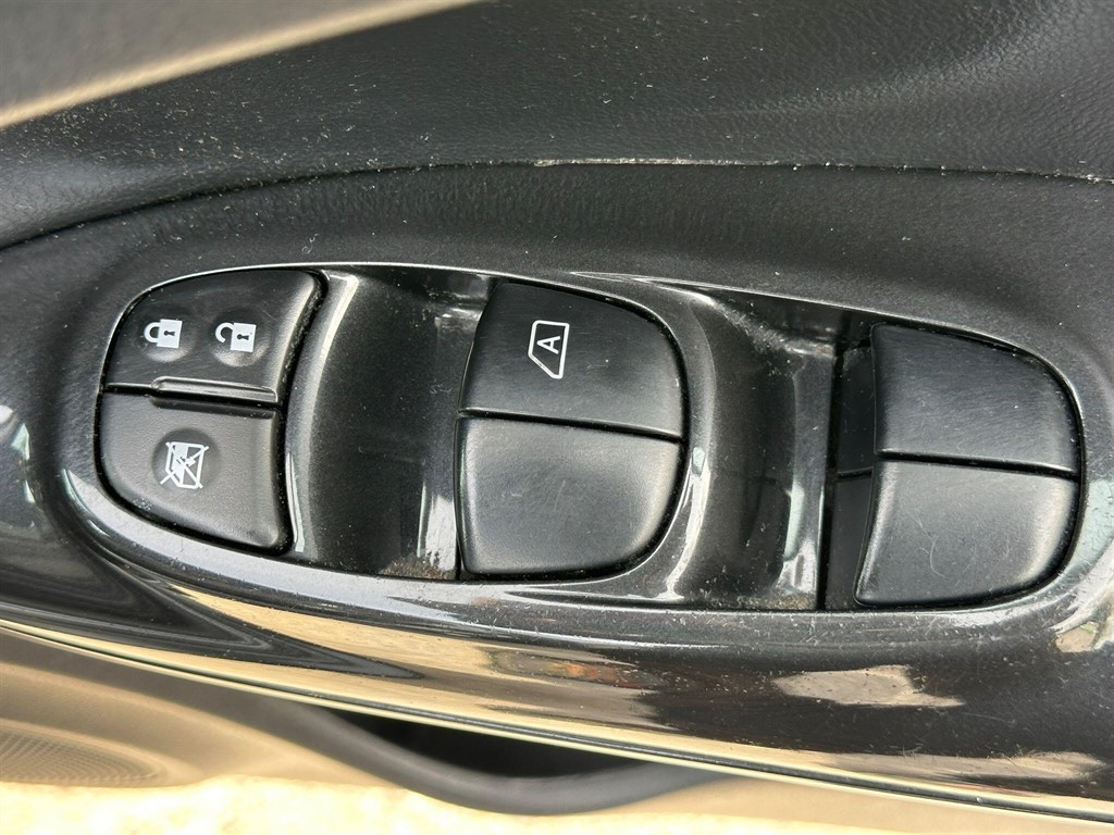 Used Nissan Juke 2015 for sale - 77619477: Photo 28