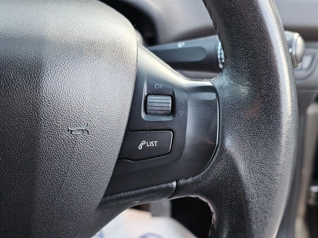 Used Peugeot 208 2013 for sale - 77570377: Photo 22