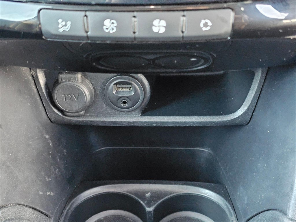 Used Peugeot 208 2013 for sale - 77570377: Photo 27