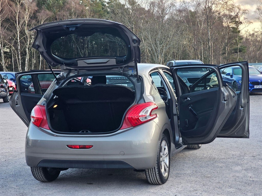 Used Peugeot 208 2013 for sale - 77570377: Photo 42