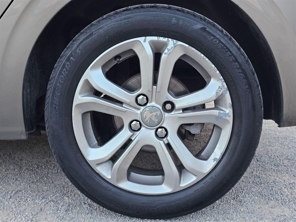 Used Peugeot 208 2013 for sale - 77570377: Photo 47