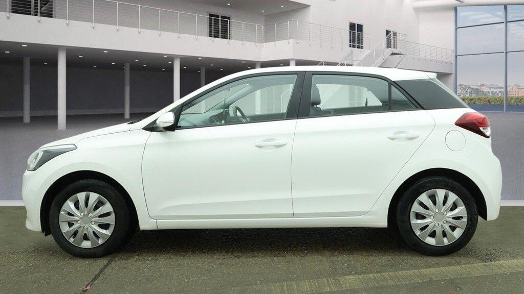 Used Hyundai i20 2017 for sale - 77737507: Photo 3