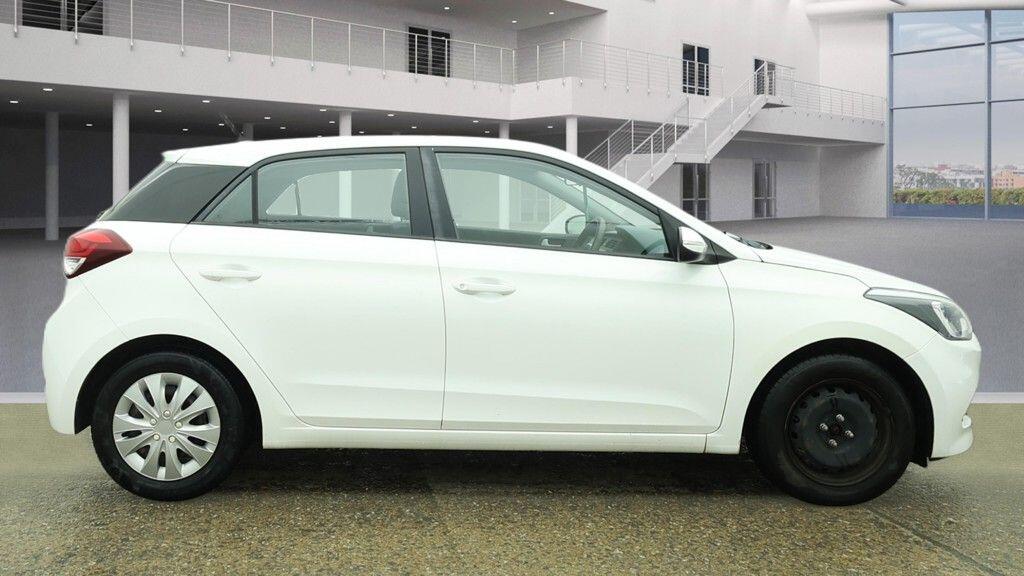 Used Hyundai i20 2017 for sale - 77737507: Photo 6