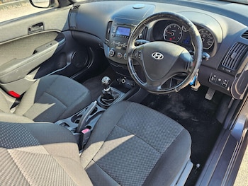 Used Hyundai i30 2011 for sale - 77882272: Photo