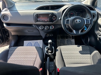 Used Toyota Yaris 2016 for sale - 79247658: Photo