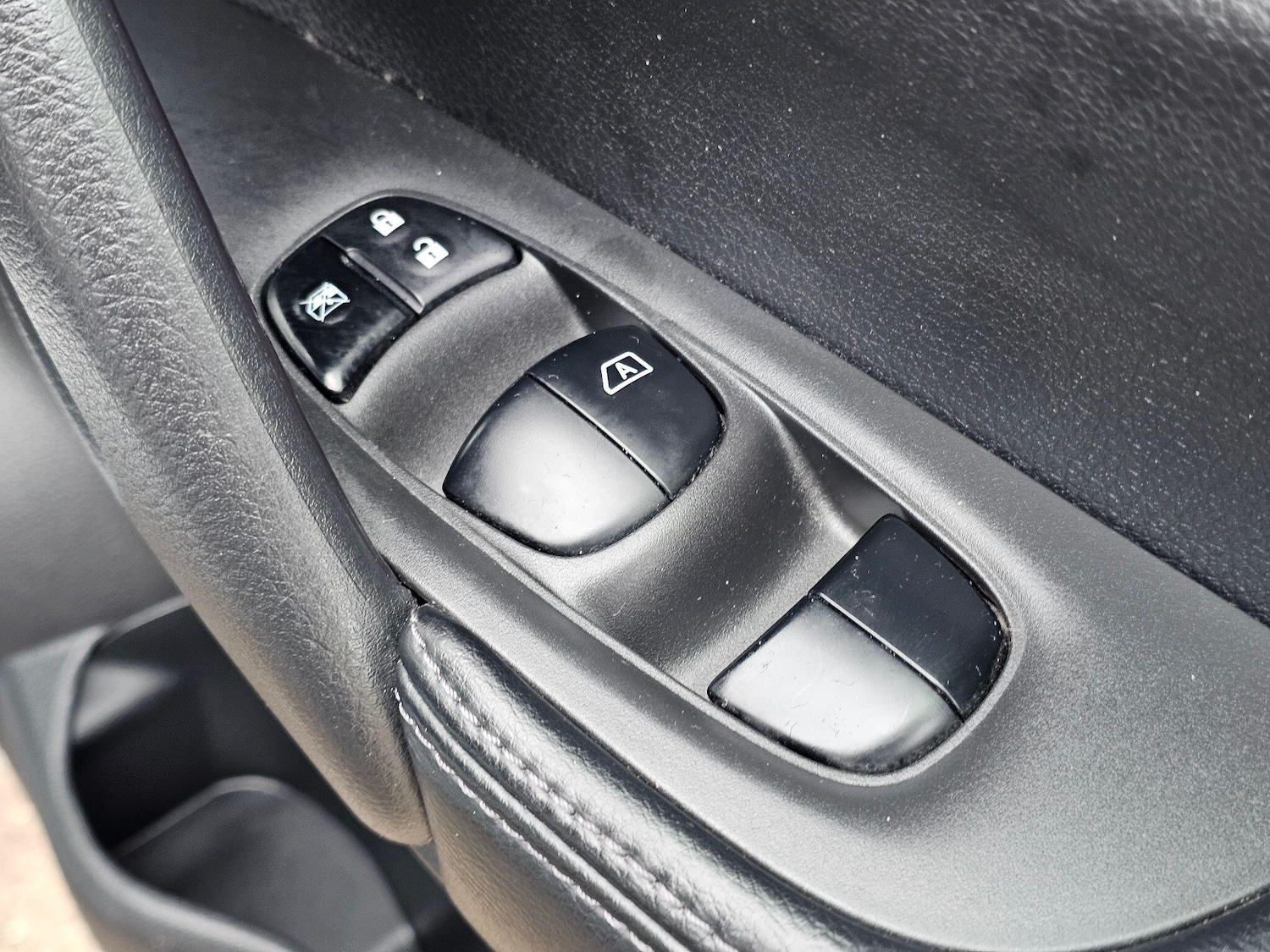 Used Nissan X-Trail for sale - 77825175: Photo 18