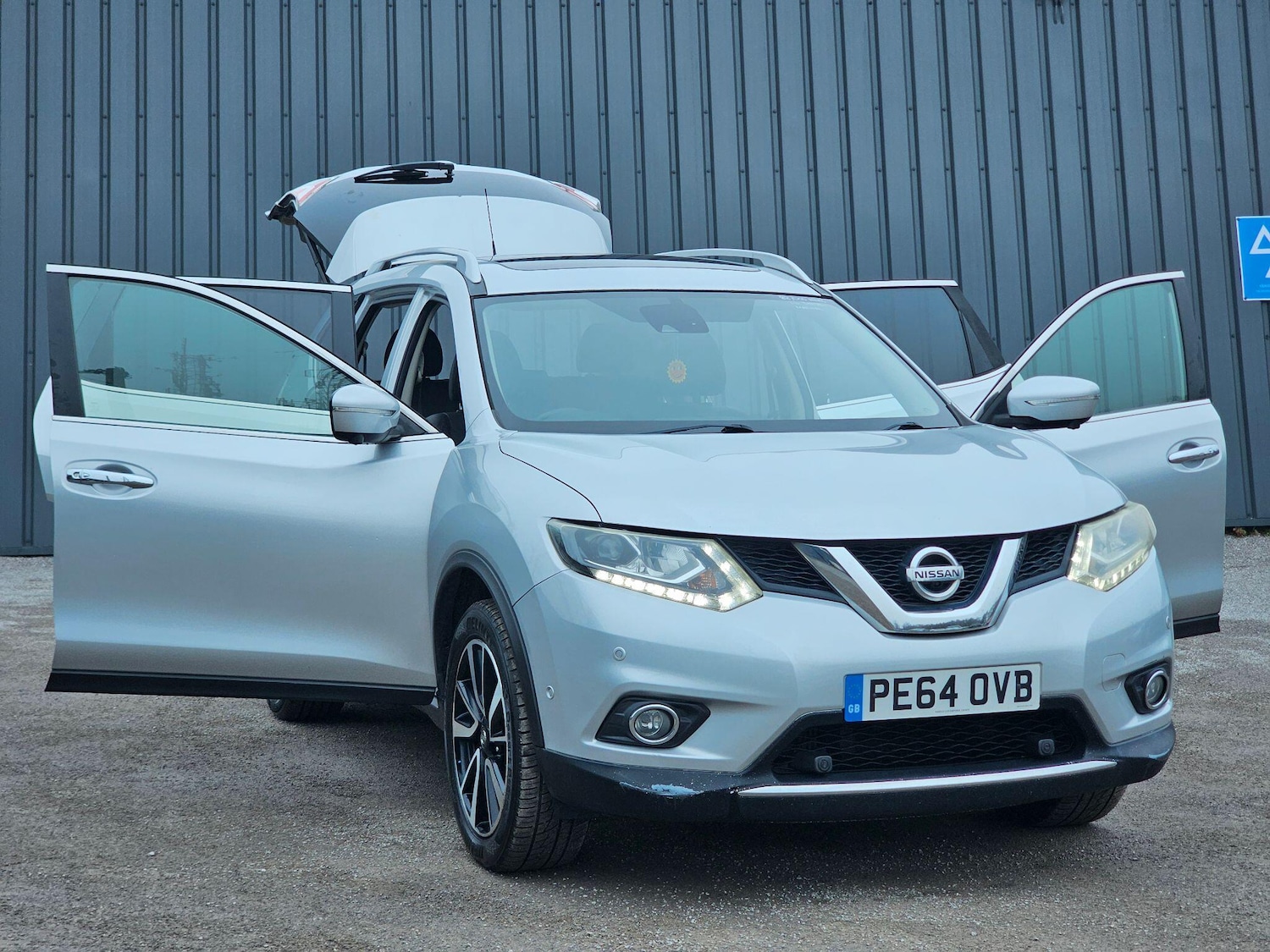 Used Nissan X-Trail for sale - 77825175: Photo 44