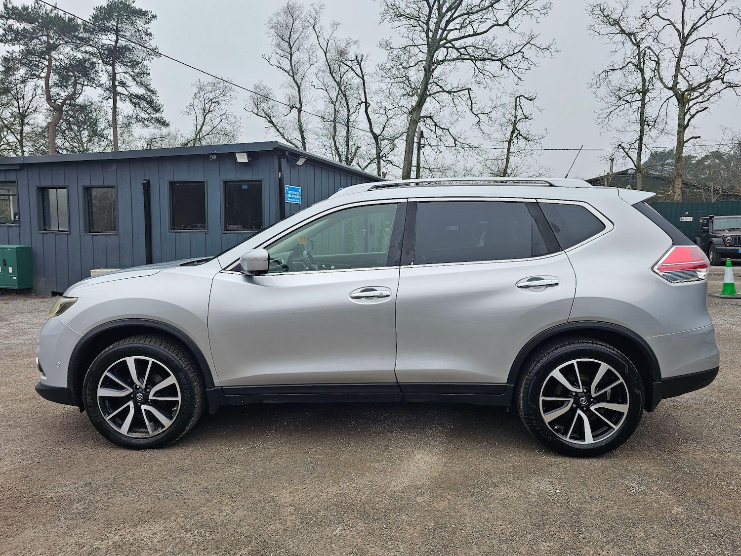 Used Nissan X-Trail for sale - 77825175: Photo 9