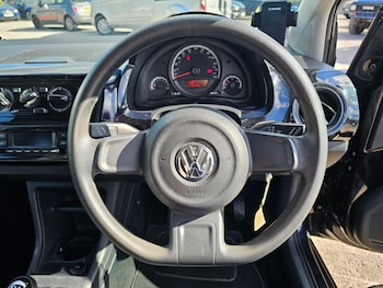Used Volkswagen up! 2016 for sale - 78301515: Photo