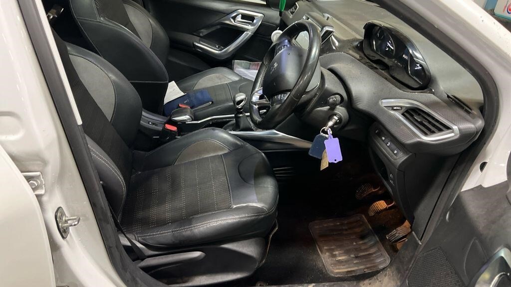 Used Peugeot 2008 2014 for sale - 77570385: Photo 5