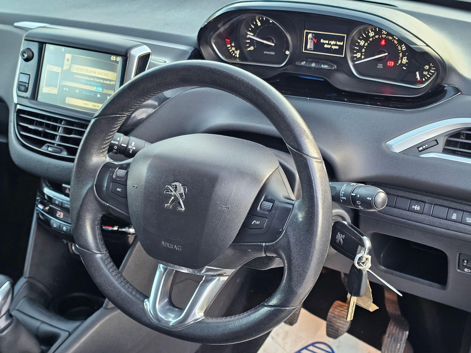 Used Peugeot 208 2013 for sale - 77738108: Photo 16