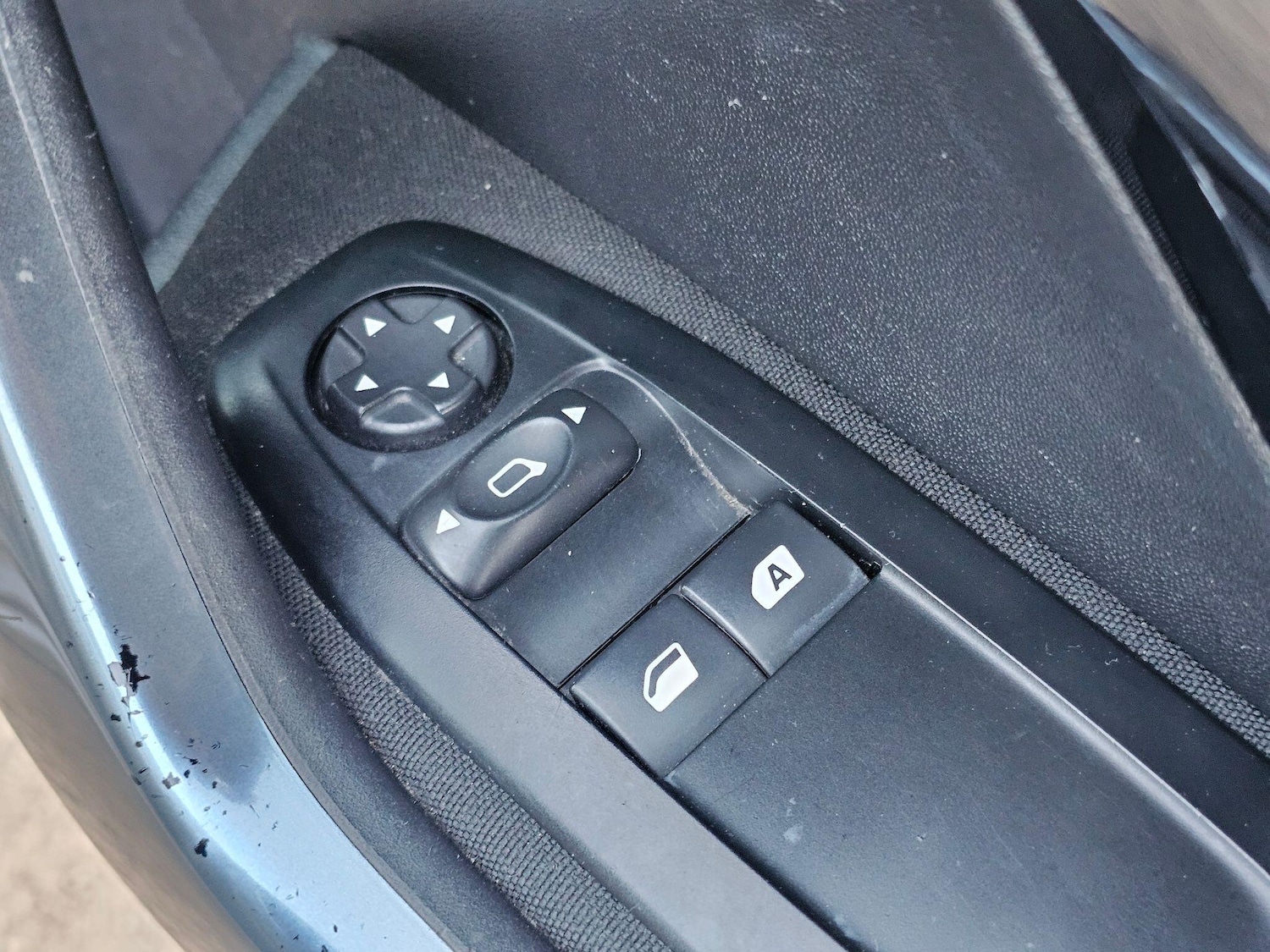 Used Peugeot 208 2013 for sale - 77738108: Photo 17