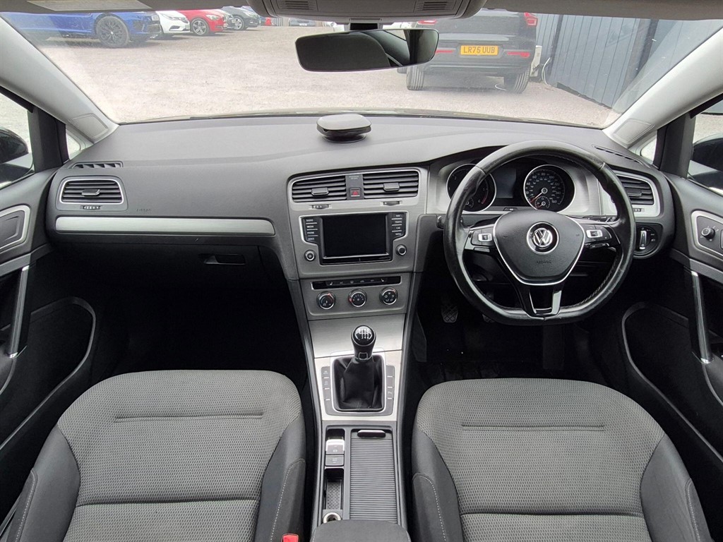 Used Volkswagen Golf 2017 for sale - 77570370: Photo 14