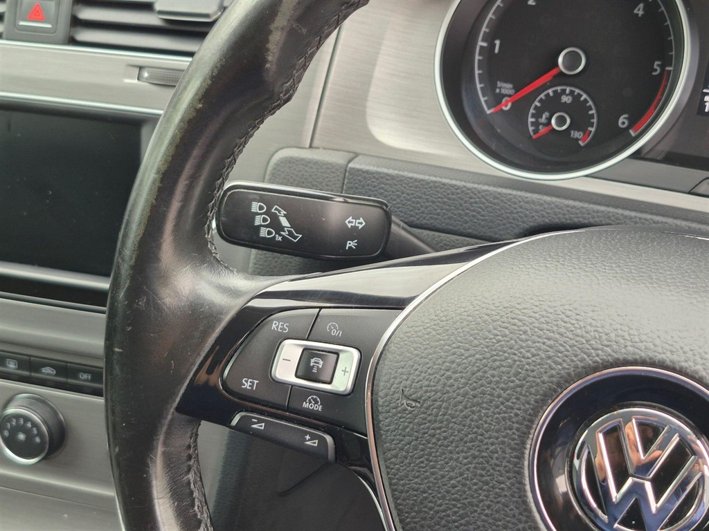 Used Volkswagen Golf 2017 for sale - 77570370: Photo 24