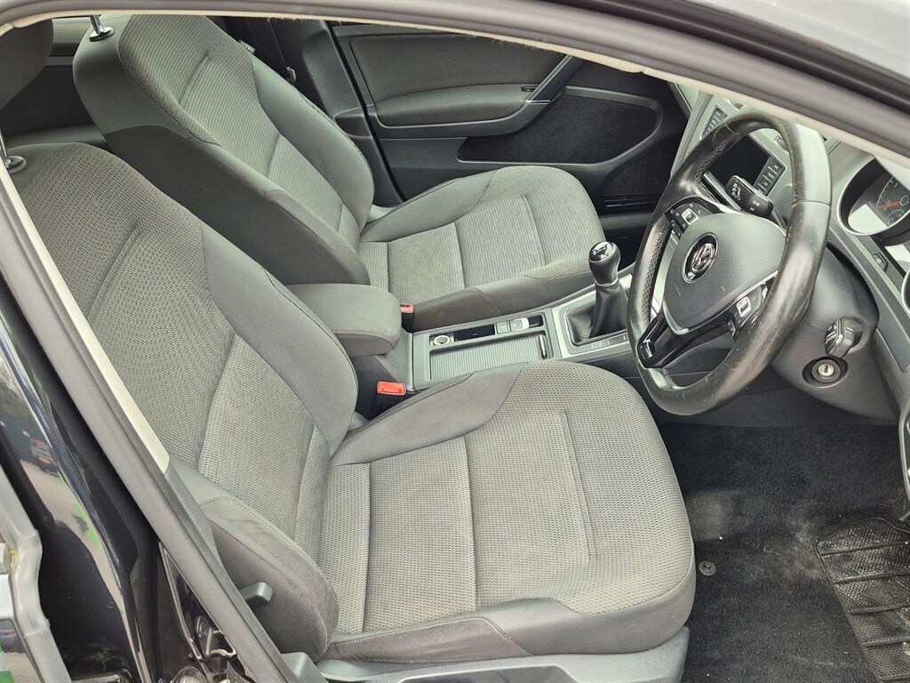 Used Volkswagen Golf 2017 for sale - 77570370: Photo 33