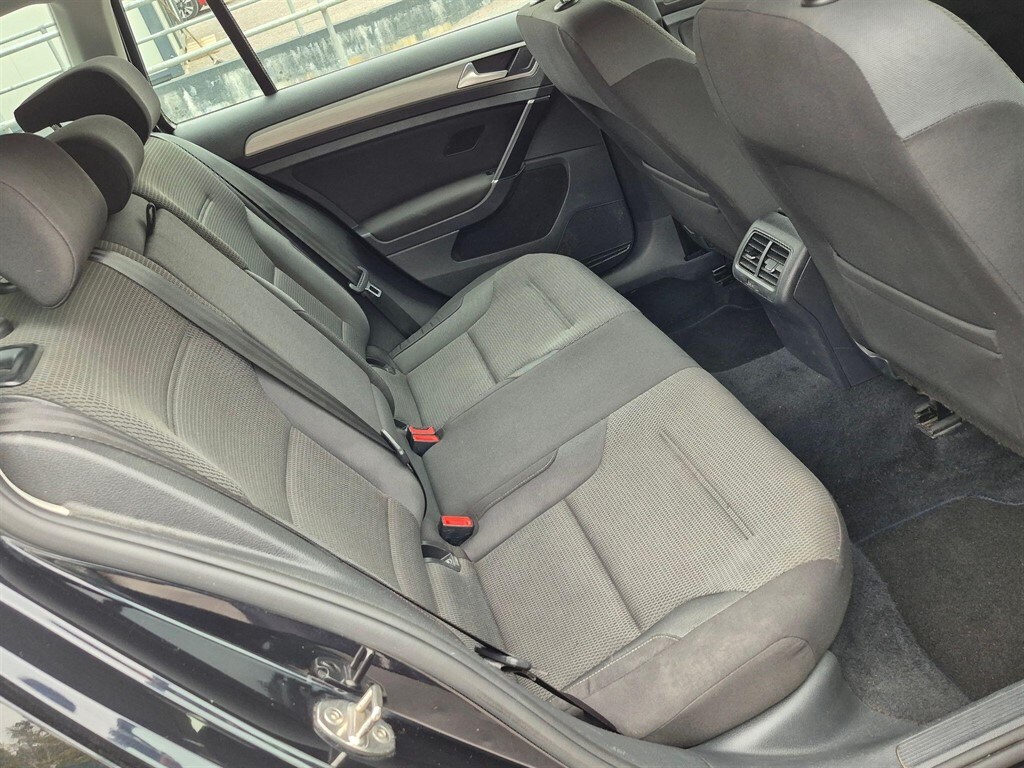 Used Volkswagen Golf 2017 for sale - 77570370: Photo 34