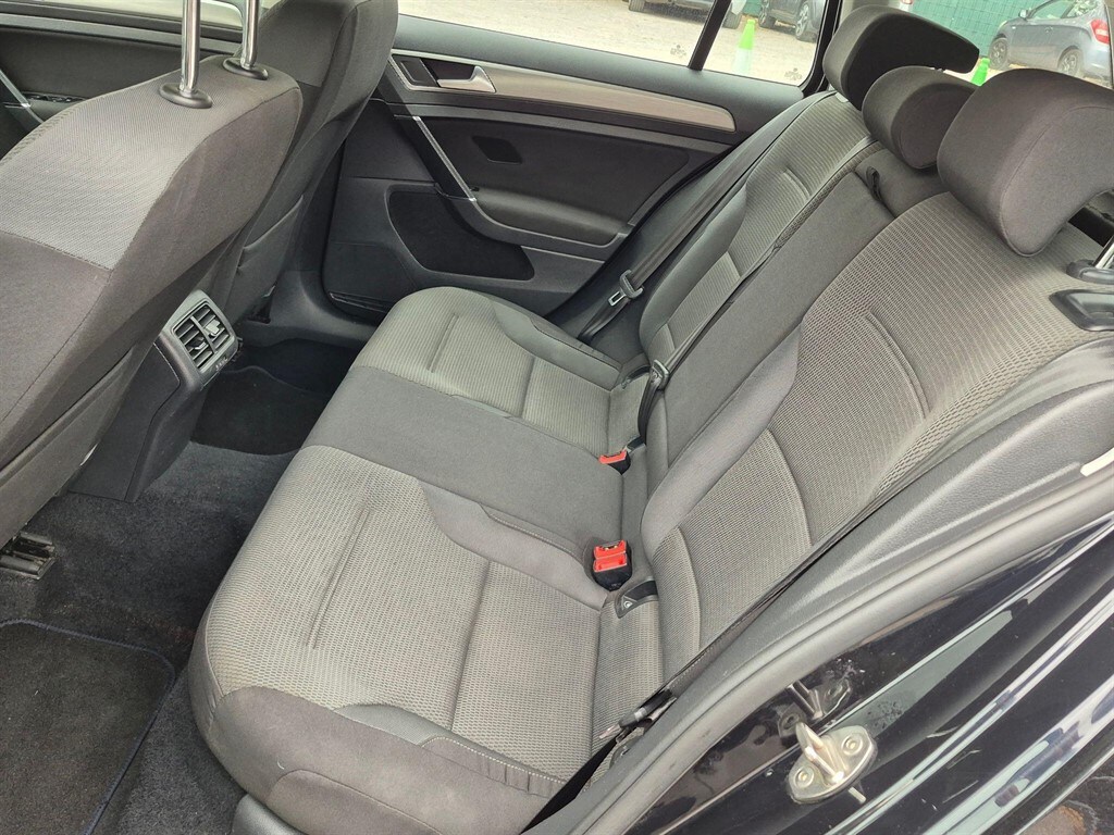 Used Volkswagen Golf 2017 for sale - 77570370: Photo 36