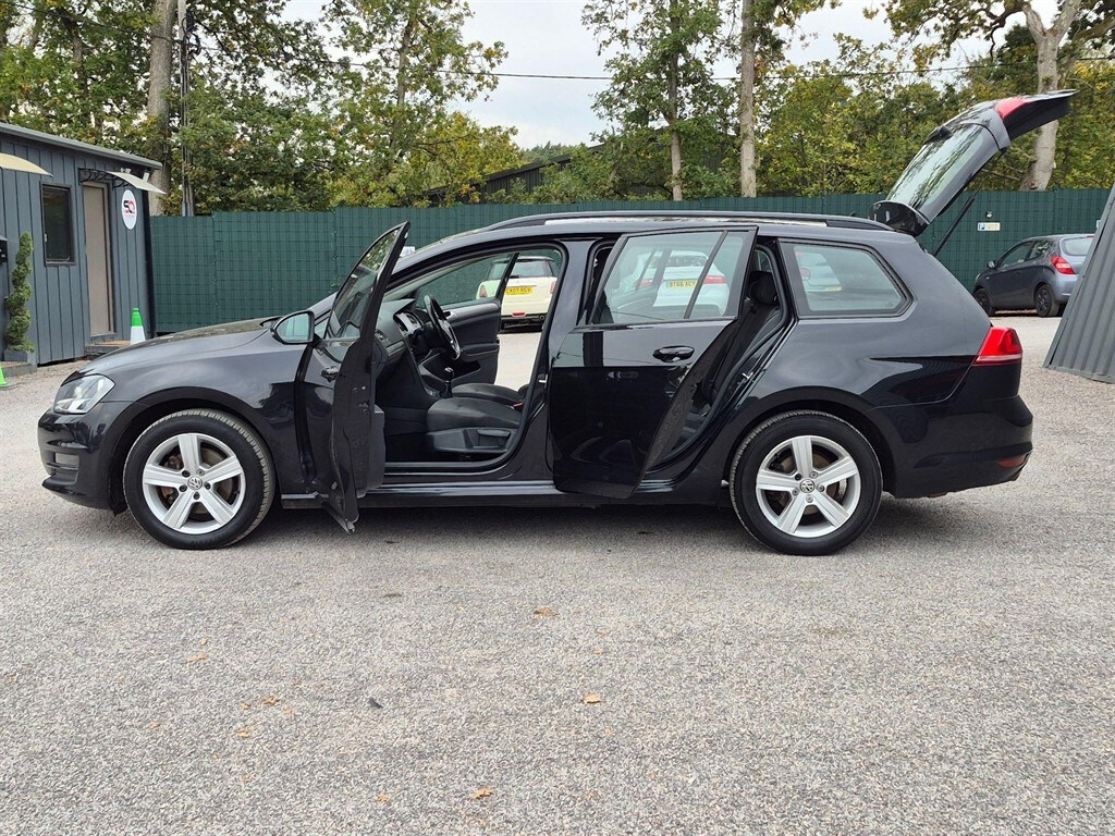 Used Volkswagen Golf 2017 for sale - 77570370: Photo 42